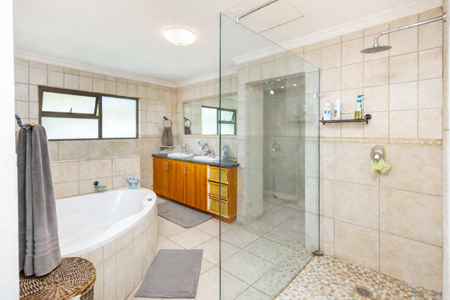 3 Bedroom Property for Sale in Caribbean Beach Club North West